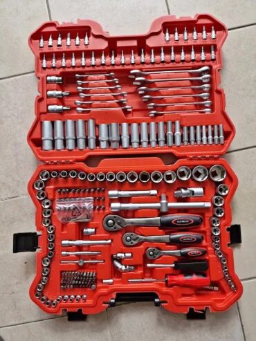 Mallette à outils 215 pièces
