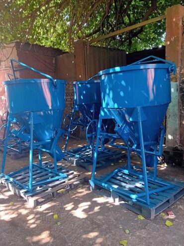 Seau a beton a goulotte laterale 500l pour grue