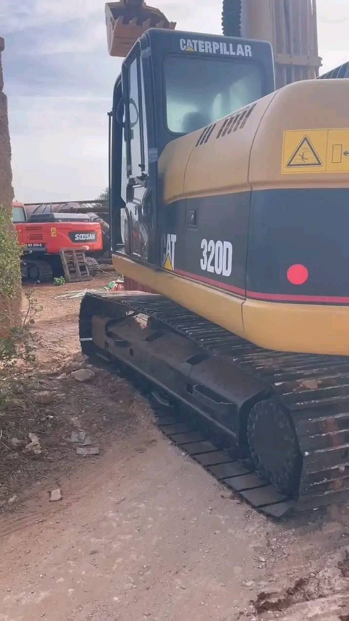 CATERPILLAR 320D