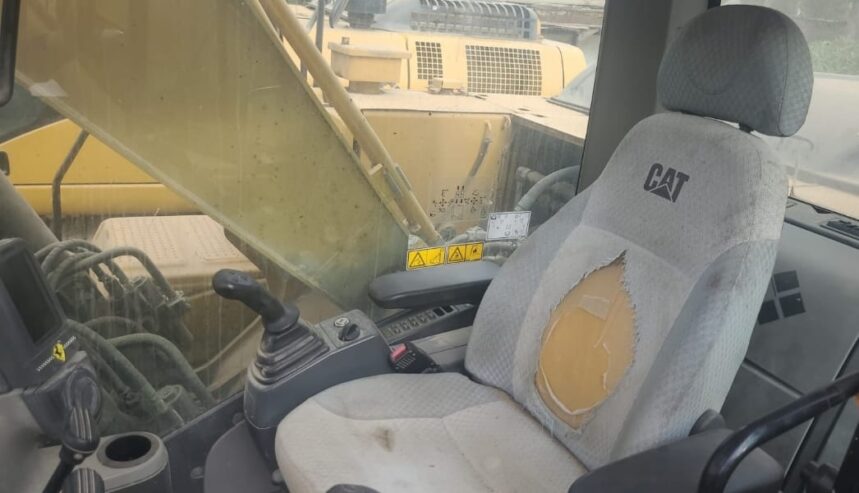 Caterpillar 323D