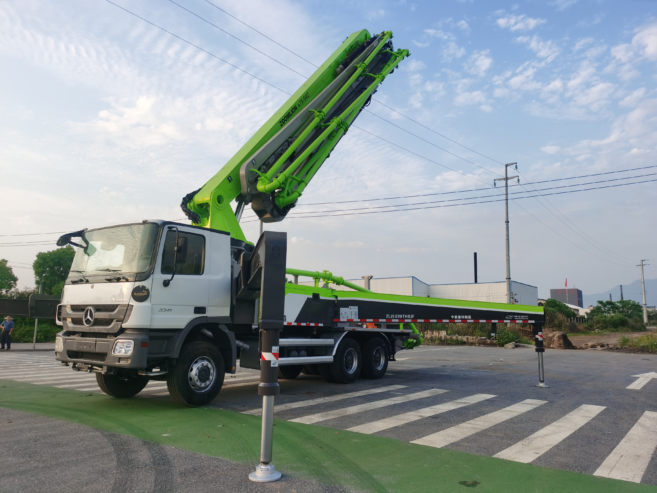 ZOOMLION 47.5 Mercedes Actros