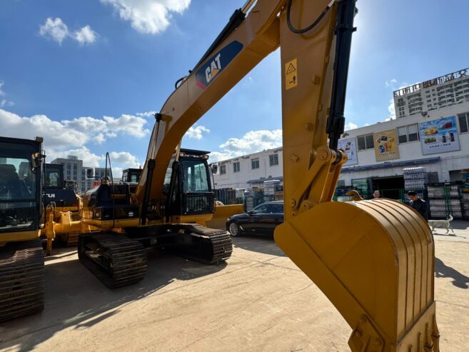 CAT 320D