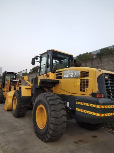KOMATSU WA320