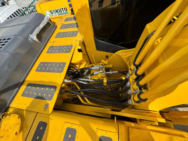 Komatsu PC200