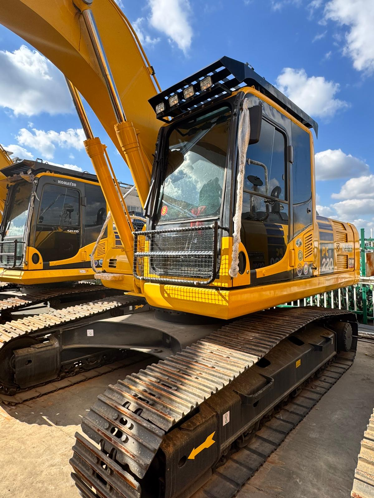 Komatsu PC200