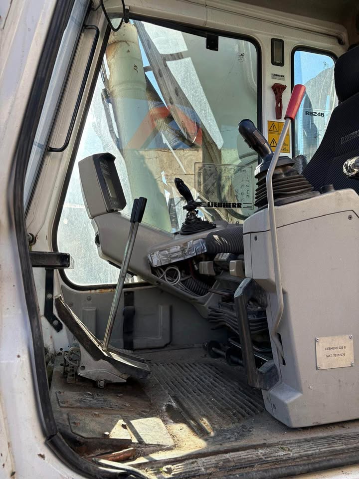 Poclain liebherr 924