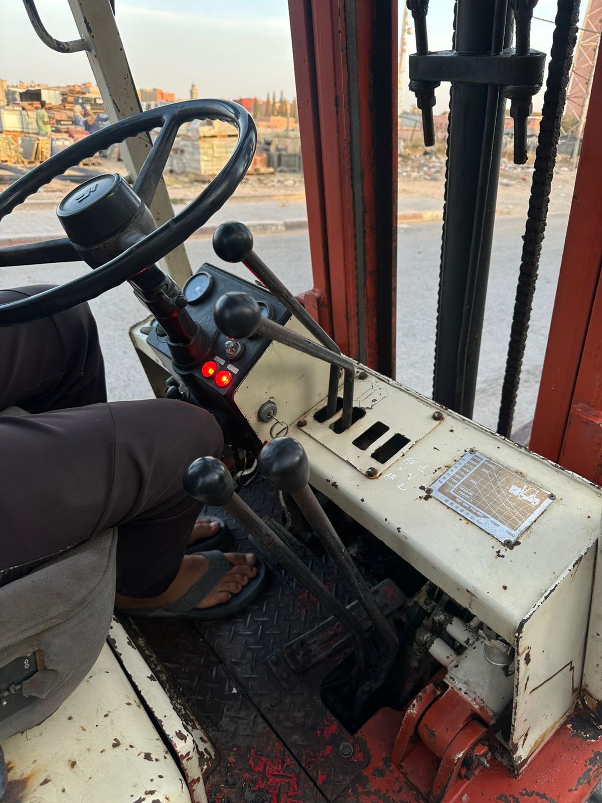 للبيع Nissan 2.5 t