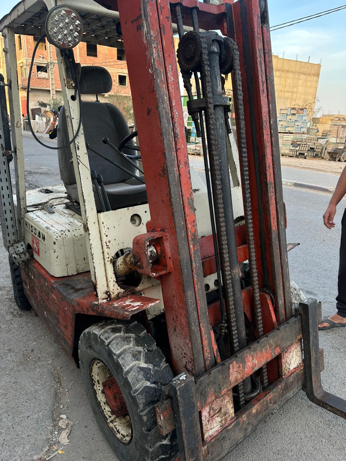 للبيع Nissan 2.5 t