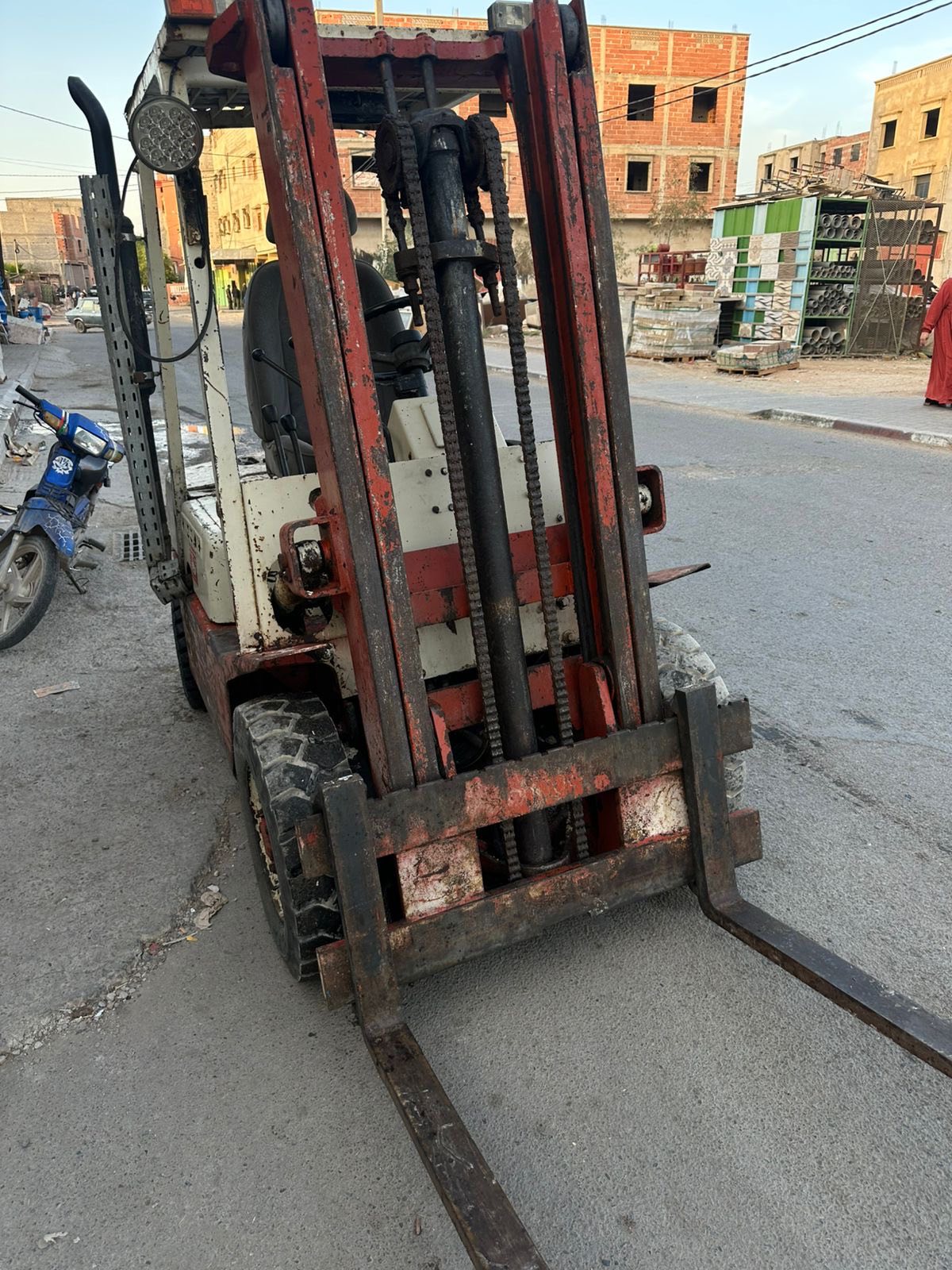 للبيع Nissan 2.5 t