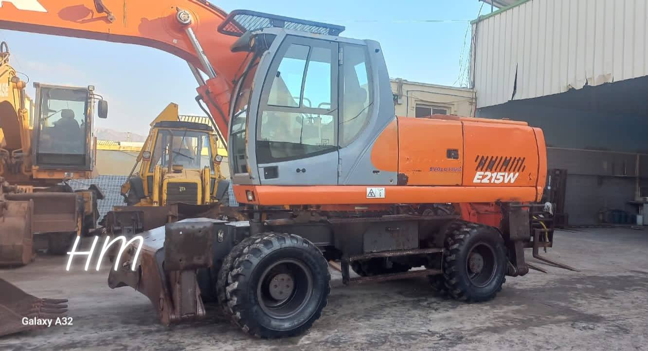 Fiat-kobelco E215W