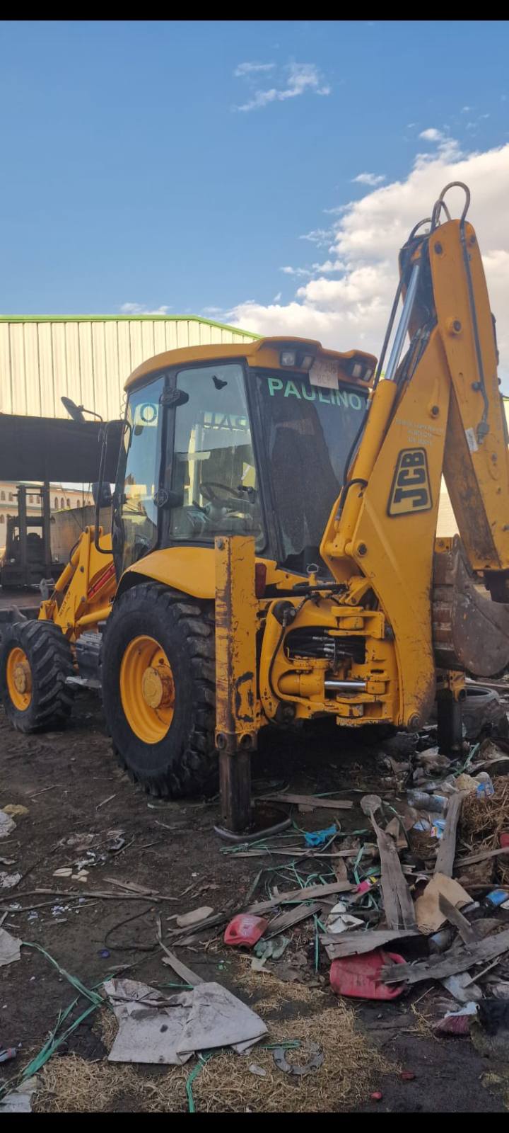 JCB à vendre modél 2004